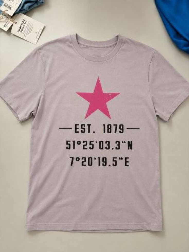 T-Shirt mit Koordinaten mit pinkem Stern – Flieder – Sommer 2026 – DAMEN